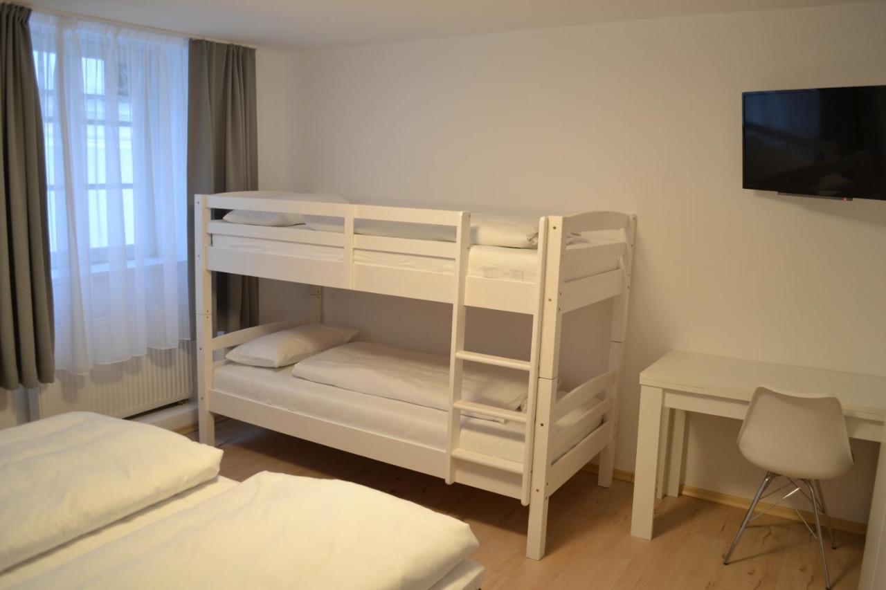 Platia - Rooms Guenzburg Luaran gambar